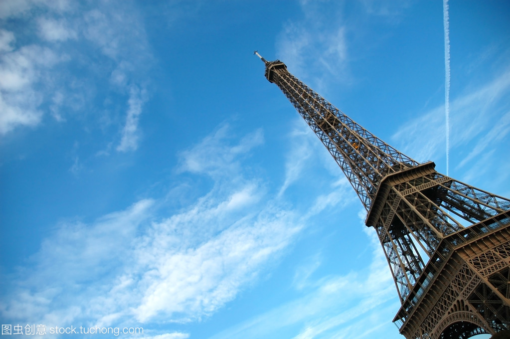 埃菲爾鐵塔 鐵鑄的巴黎精神象征